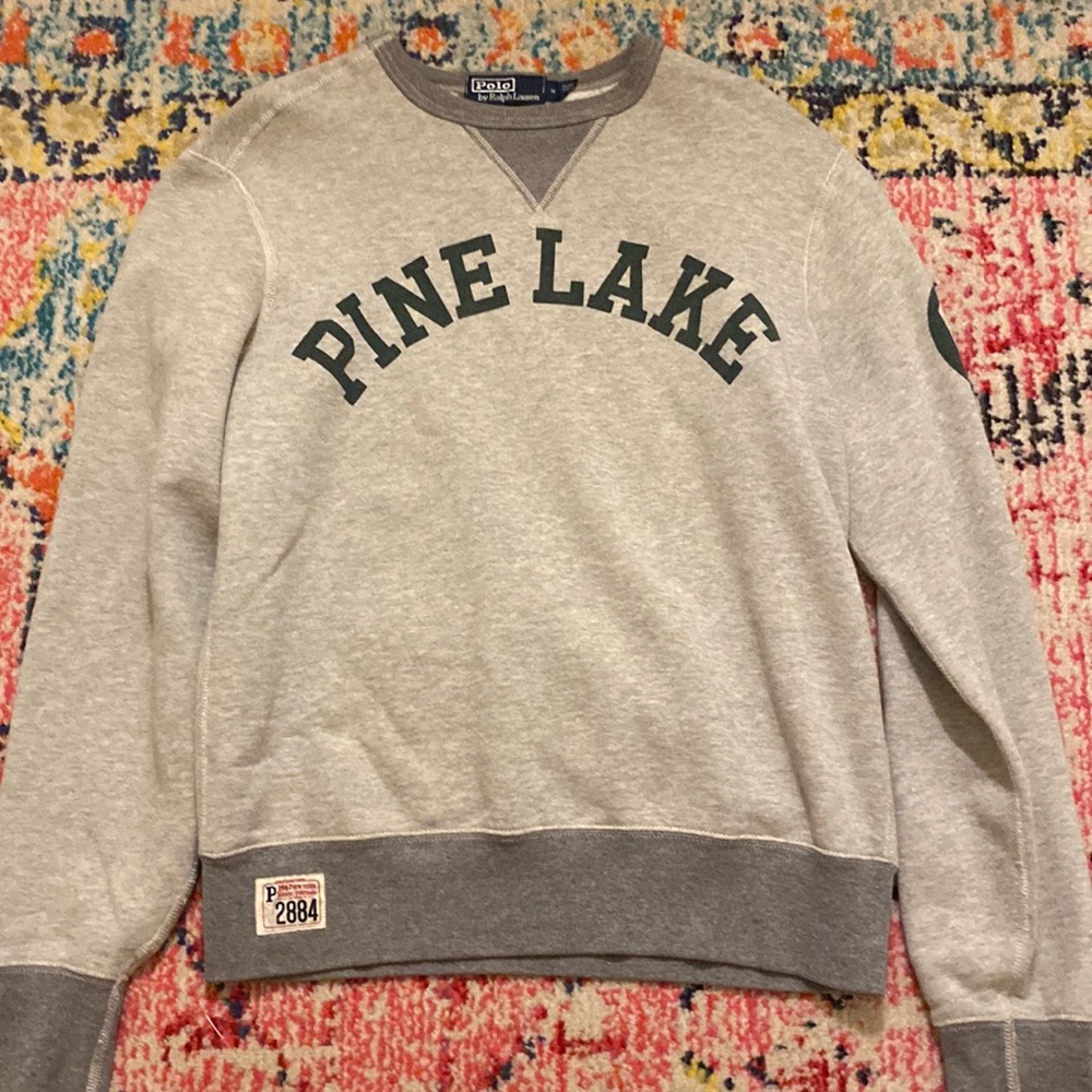 Ralph lauren sweatshirt (runs small)